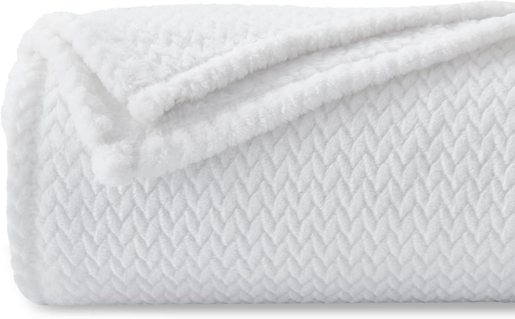 Leaf-Pattern Fleece Throw Blanket