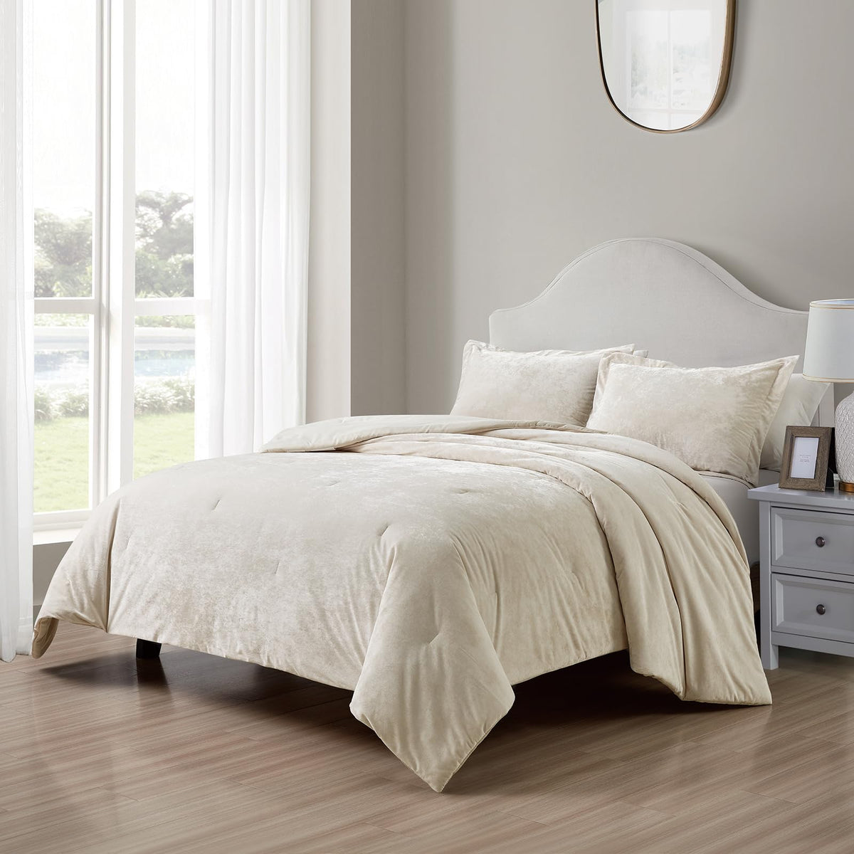 Luxury Velvet Queen Size Comforter Set