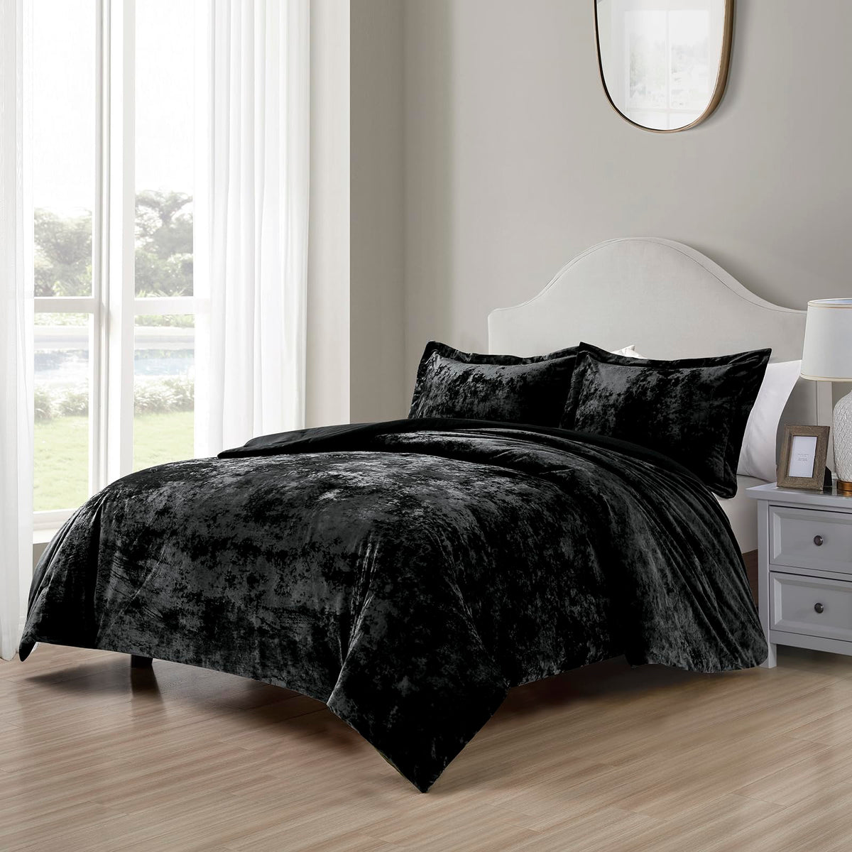 Luxury Velvet Queen Size Comforter Set