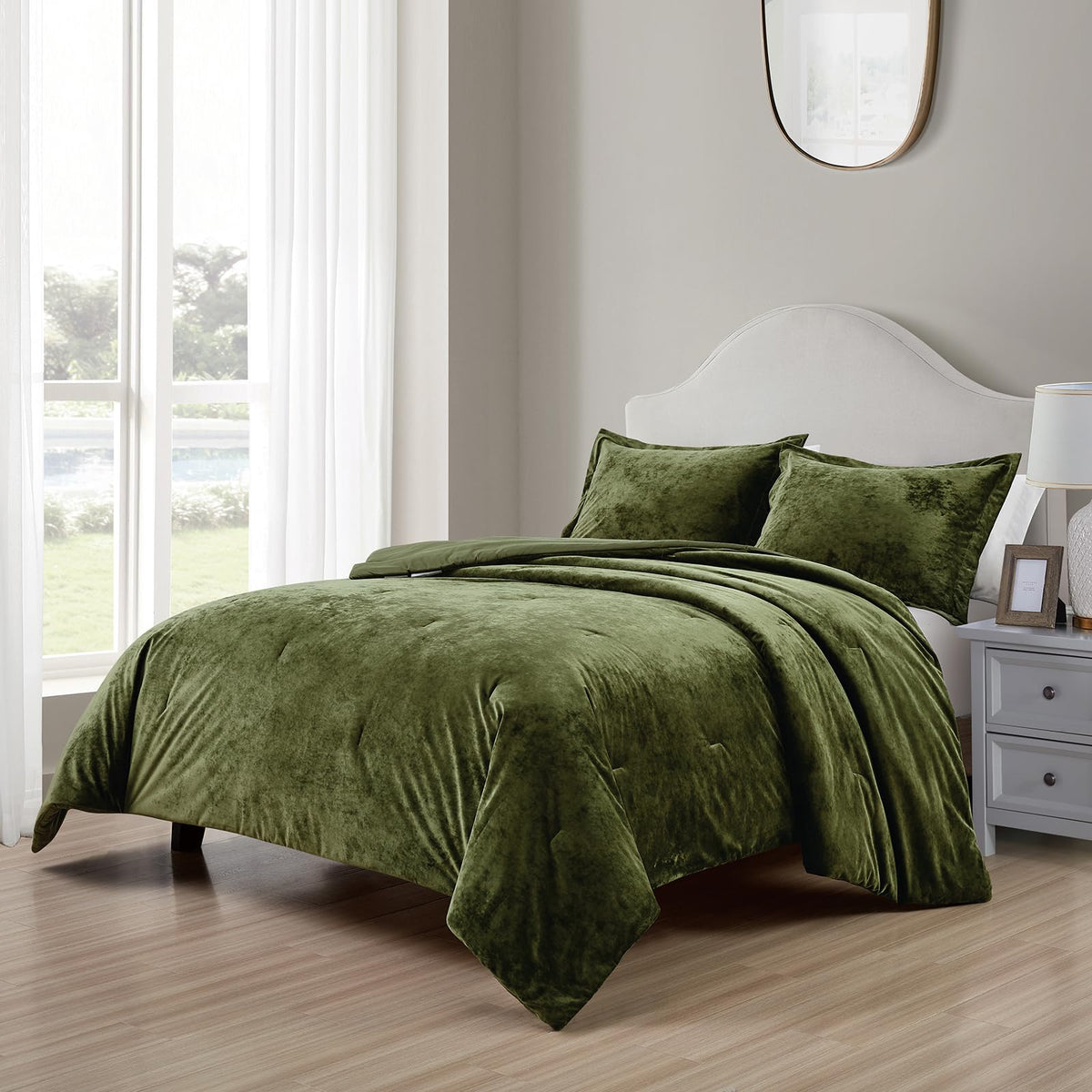 Luxury Velvet Queen Size Comforter Set