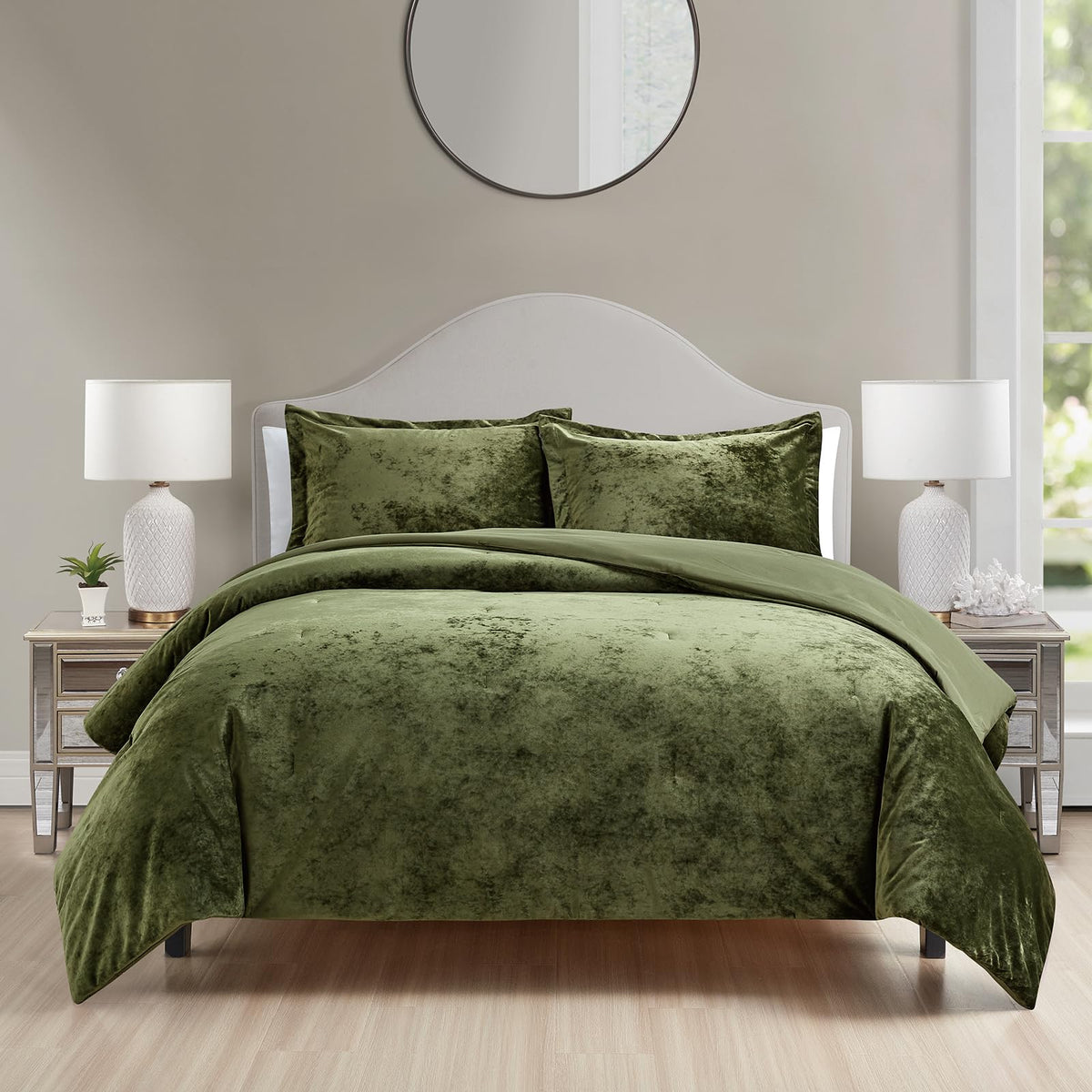 Luxury Velvet Queen Size Comforter Set
