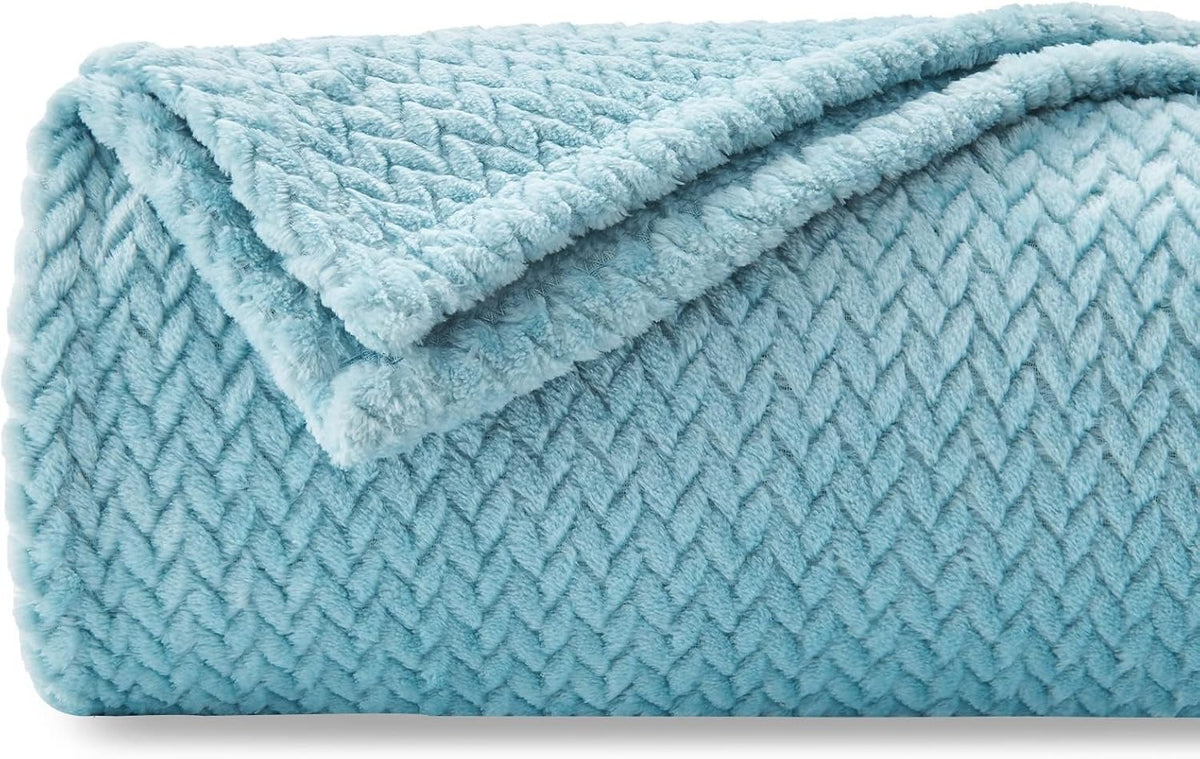 Leaf-Pattern Fleece Throw Blanket