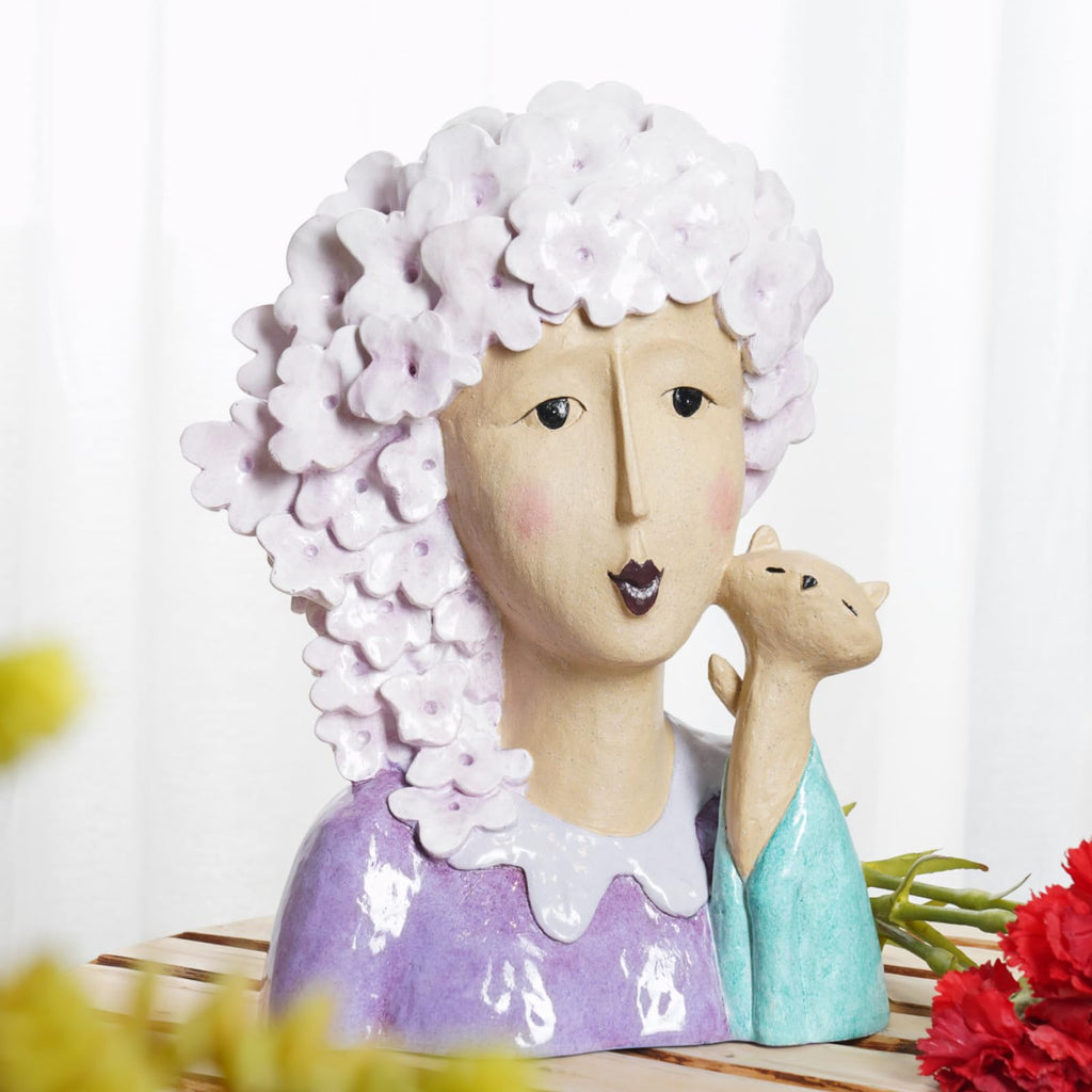 Artistic Frida Kahlo-Inspired Resin Bust Sculpture