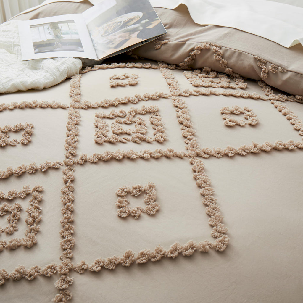 Oli Anderson Tufted Boho Queen Duvet Cover Set, Pumpkin Brown, 3 Pieces