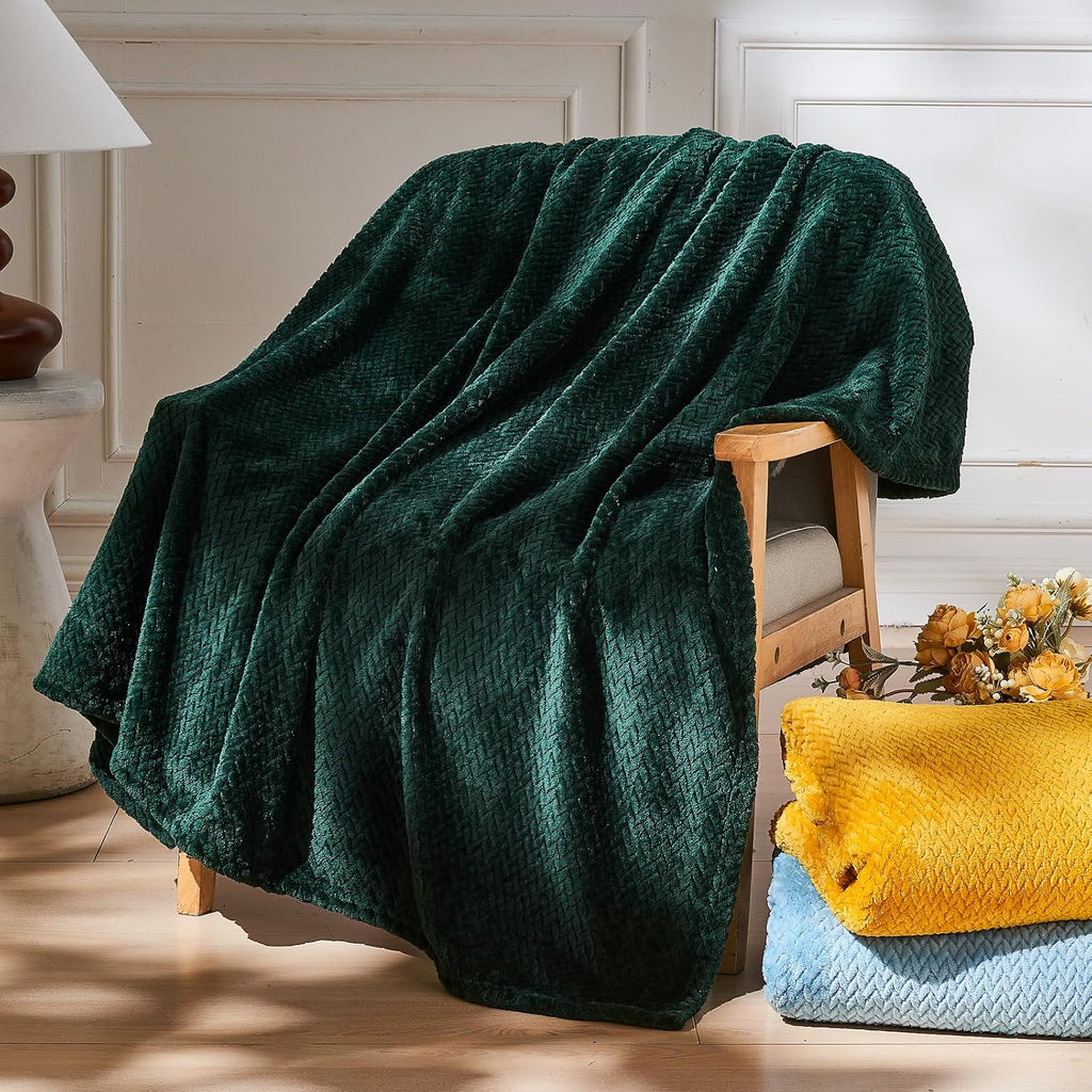 Leaf-Pattern Fleece Throw Blanket