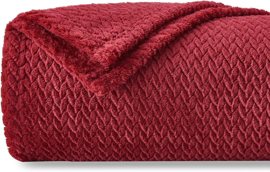 Leaf-Pattern Fleece Throw Blanket