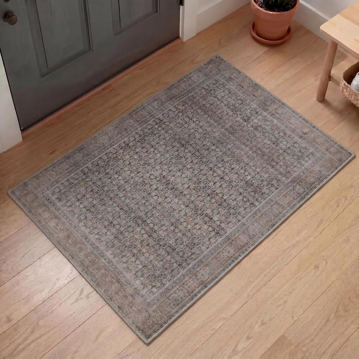 Kuden 5x7 Area Rug