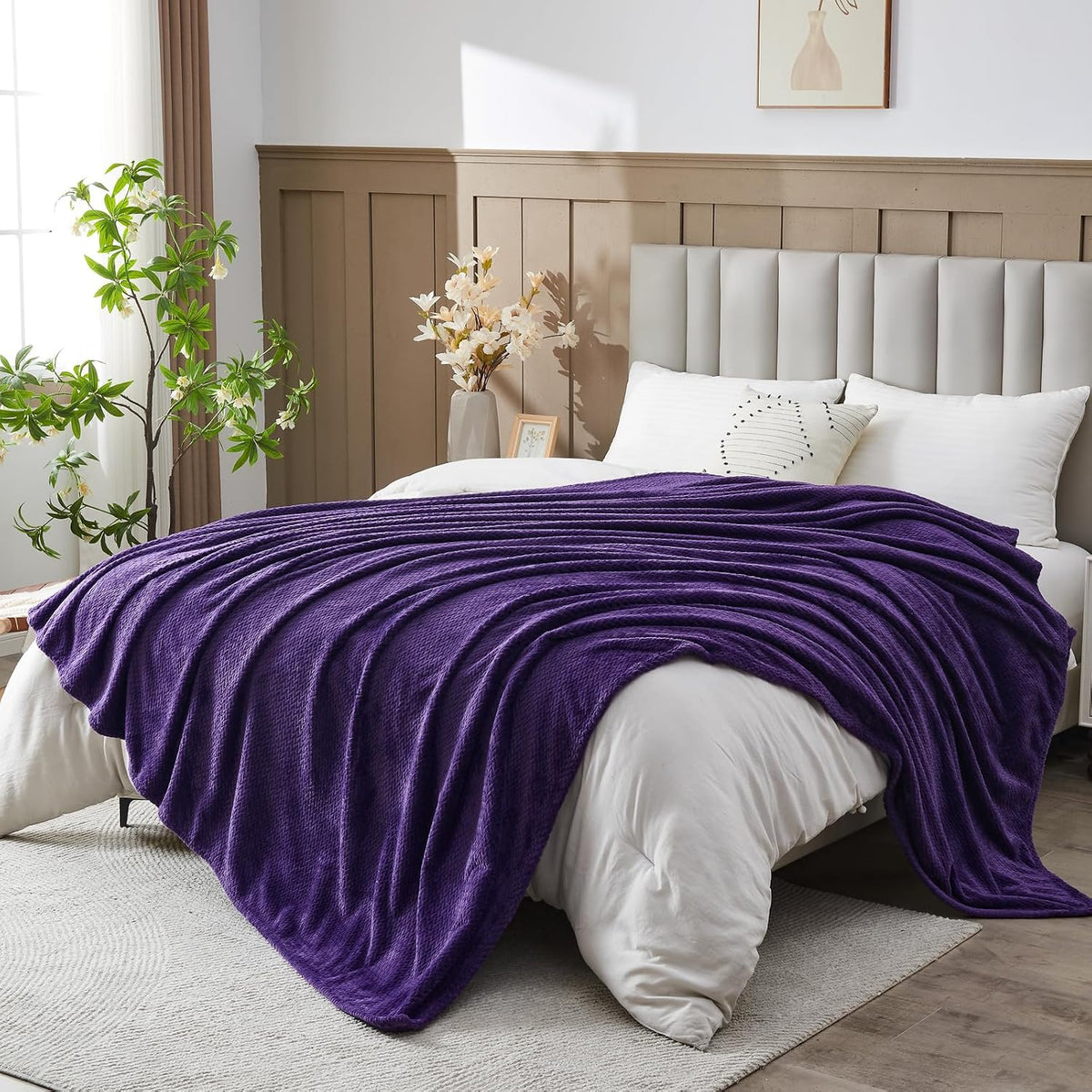 Leaf-Pattern Fleece Throw Blanket