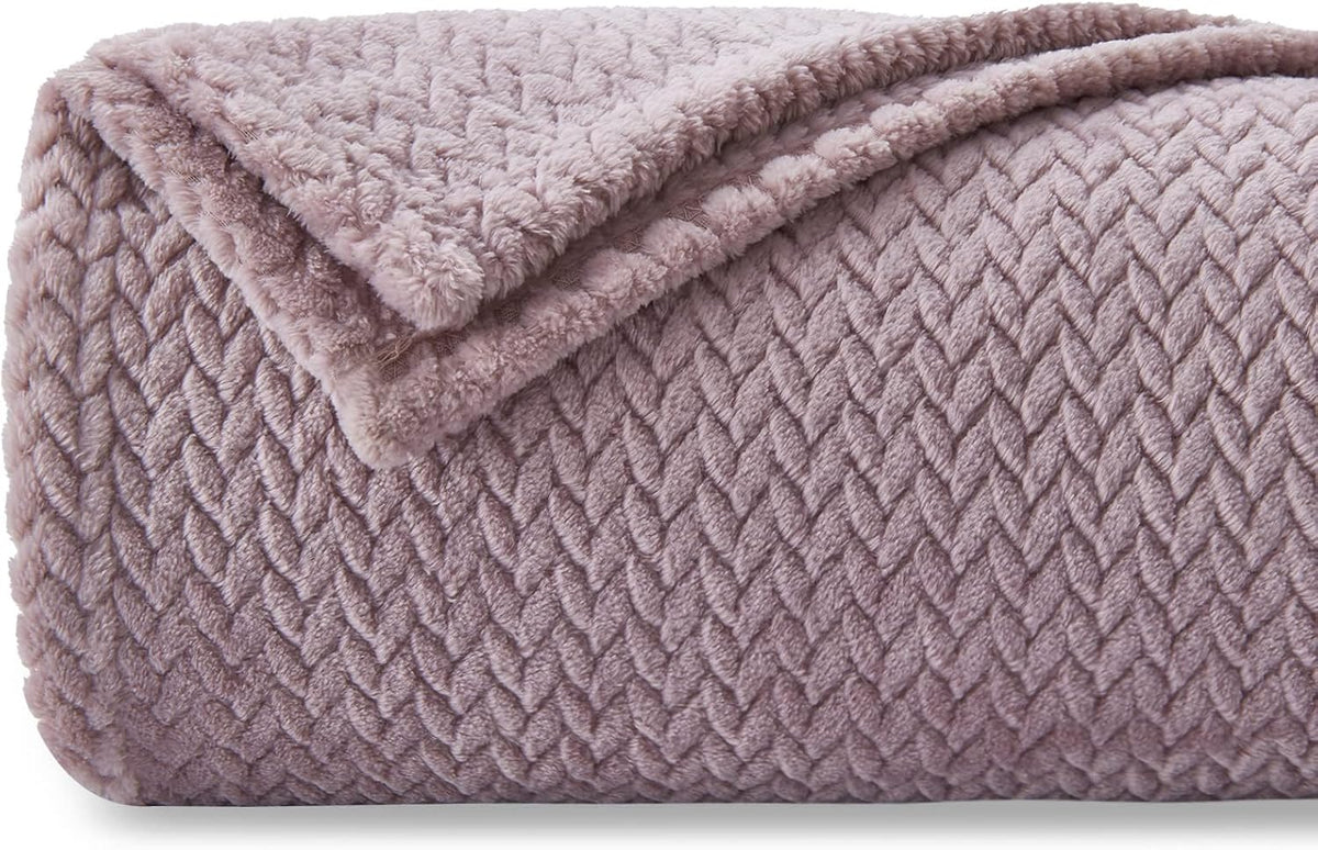 Leaf-Pattern Fleece Throw Blanket