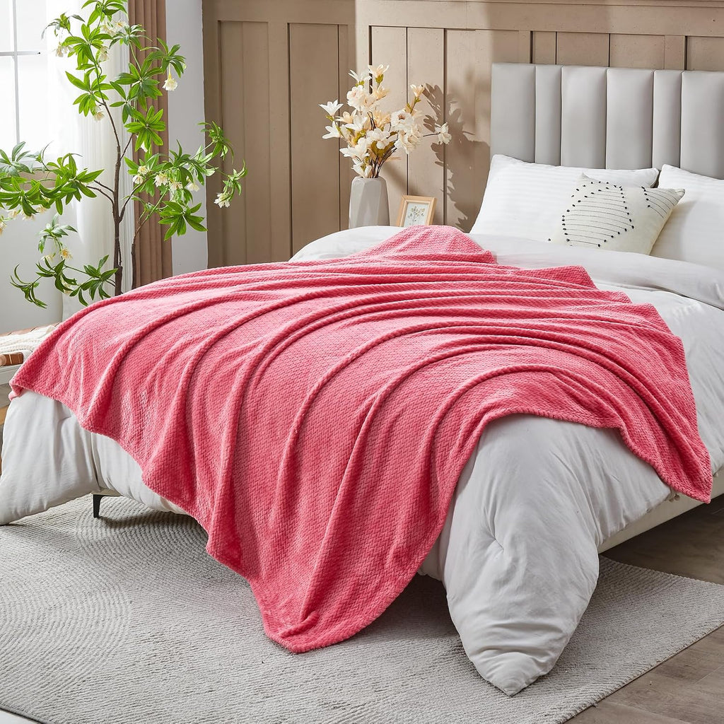 Leaf-Pattern Fleece Throw Blanket