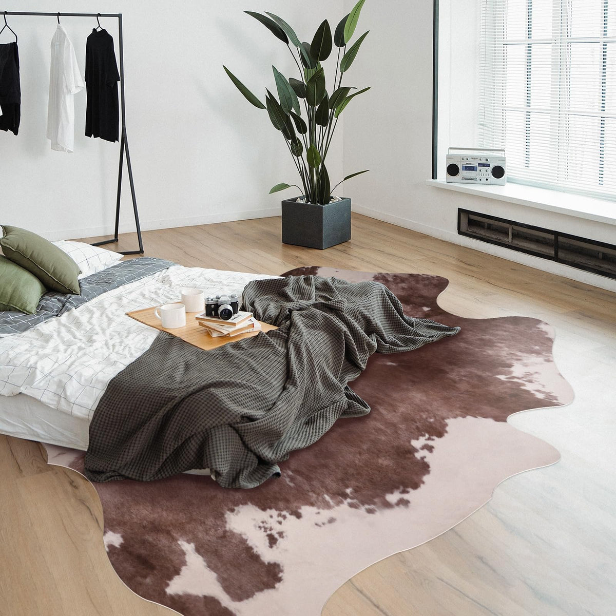 Faux Cowhide Rug 4.6x5.2 ft Cow Hide Faux Cowhide for Living Room Bedroom Dining