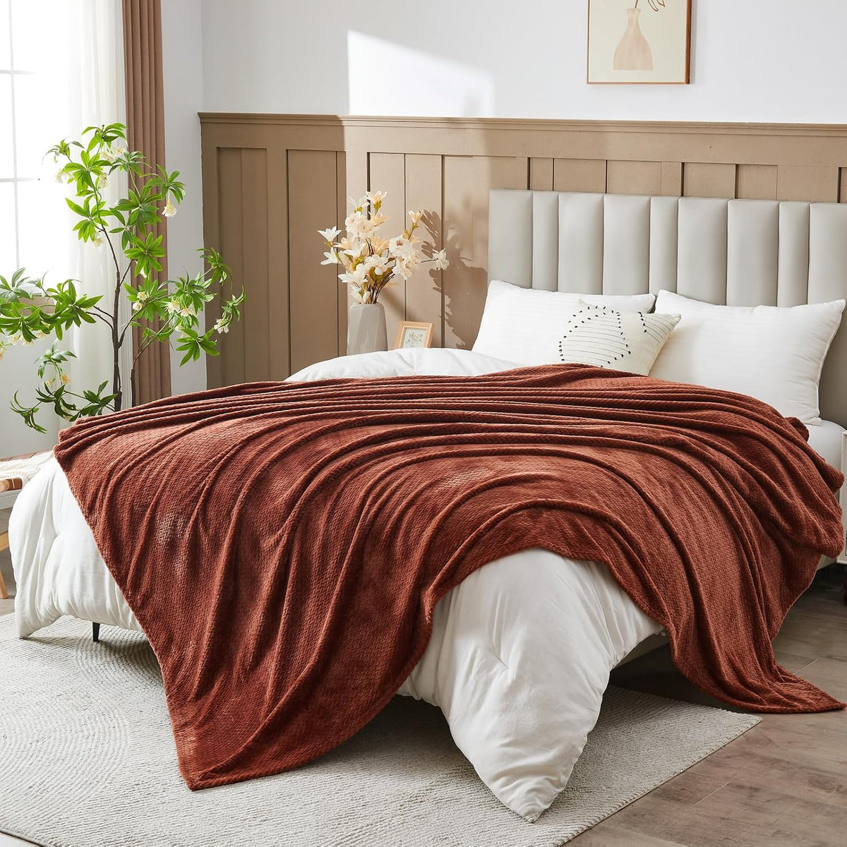 Leaf-Pattern Fleece Throw Blanket