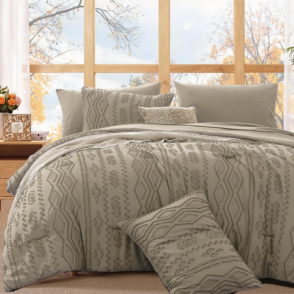 King Size Comforter Set- 7 Pieces Tufted Bed in a Bag King Bedding Sets