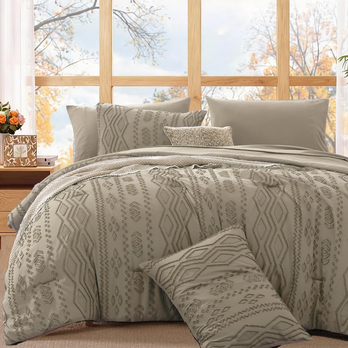 King Size Comforter Set- 7 Pieces Tufted Bed in a Bag King Bedding Sets
