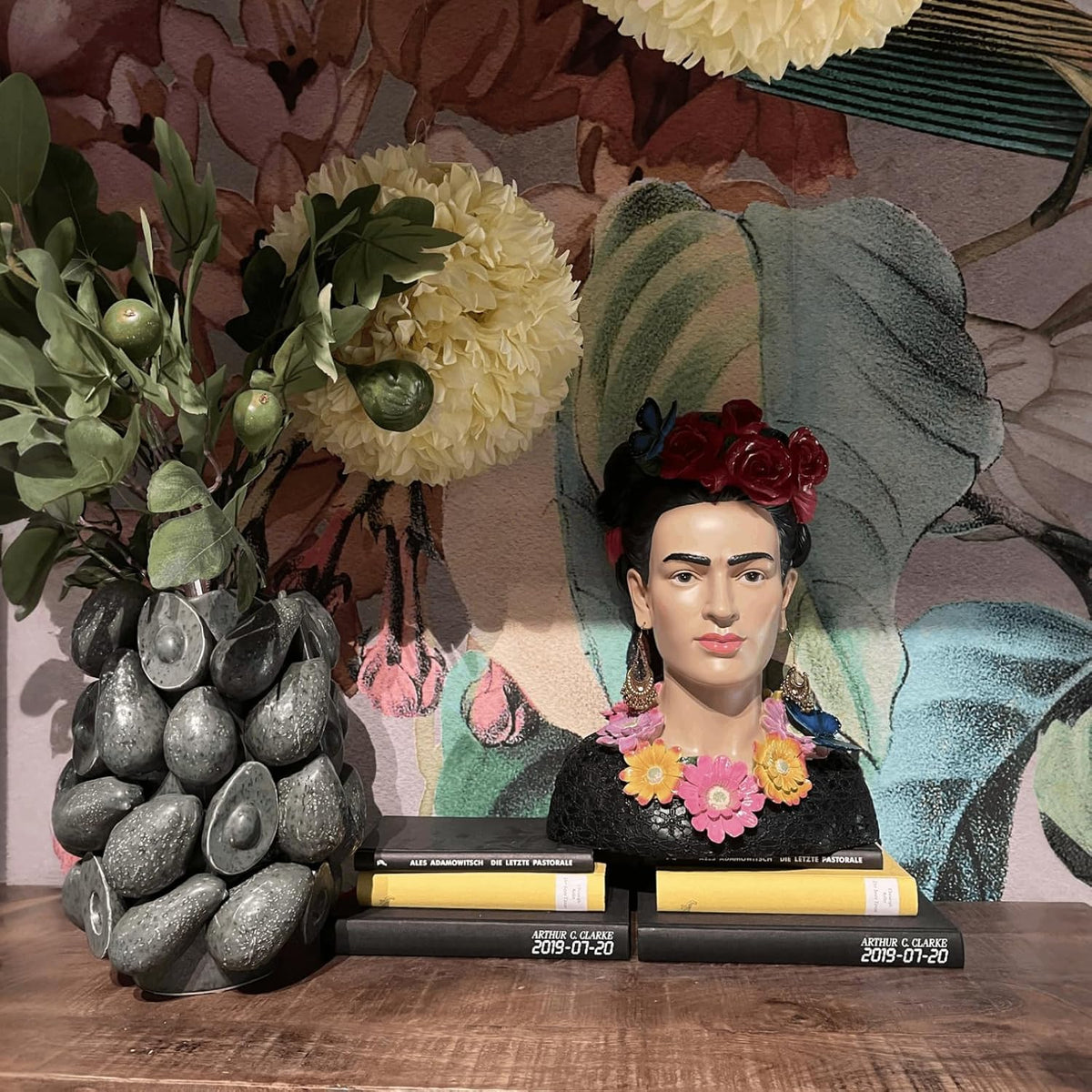 Artistic Frida Kahlo-Inspired Resin Bust Sculpture