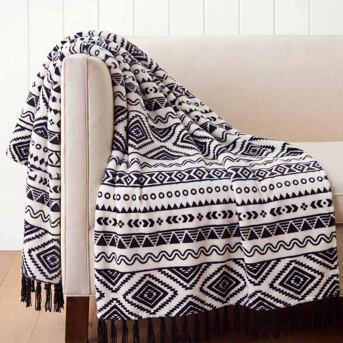 Boho Tassel Flannel Throw Blanket