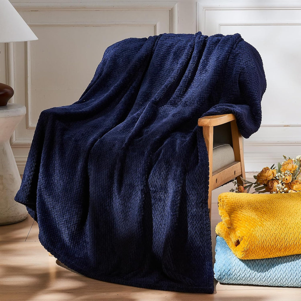 Leaf-Pattern Fleece Throw Blanket