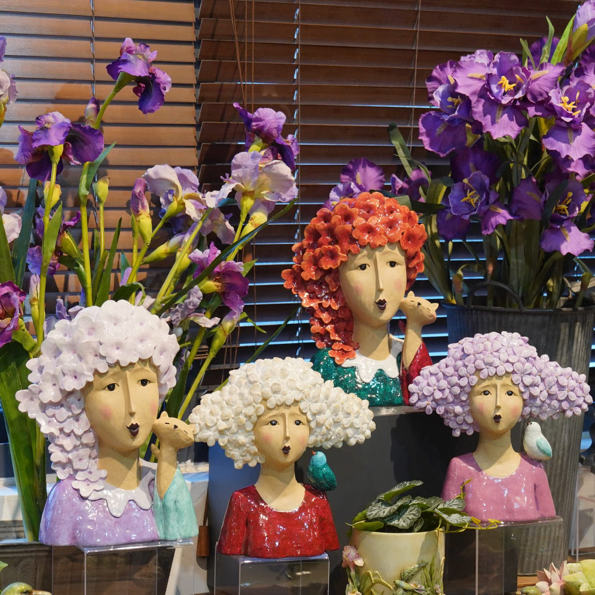 Artistic Frida Kahlo-Inspired Resin Bust Sculpture