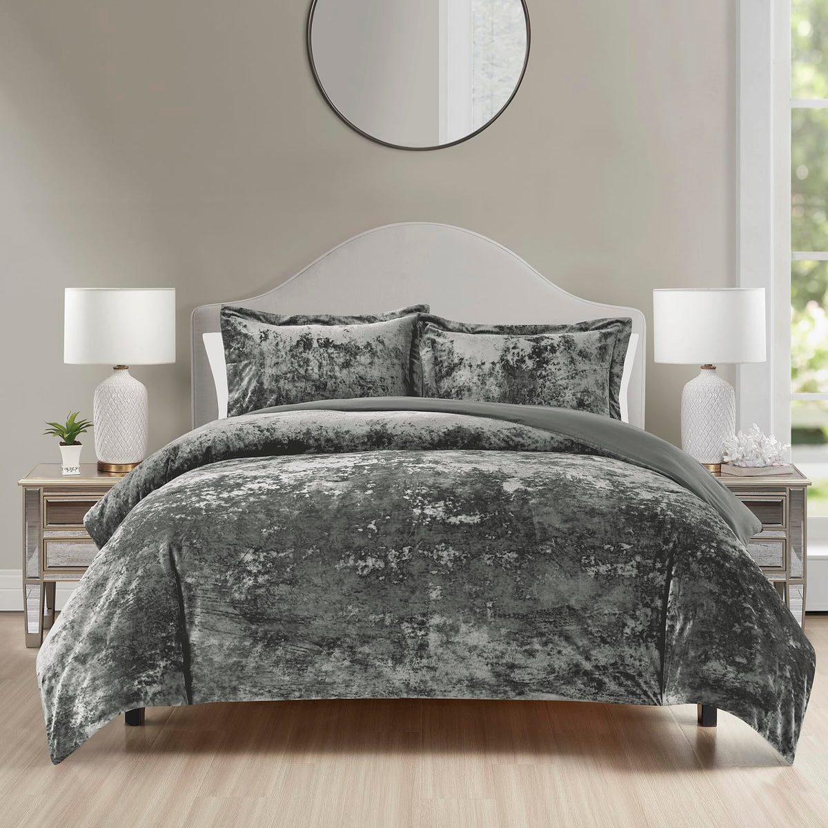 Luxury Velvet Queen Size Comforter Set