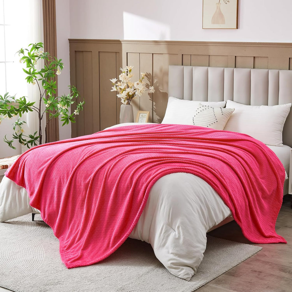 Leaf-Pattern Fleece Throw Blanket