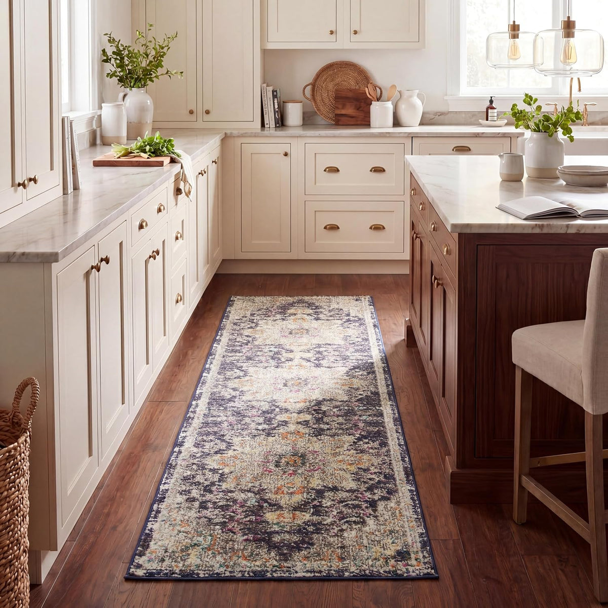 SAFAVIEH Madison Area Rug 8'x10', Traditional Ivory & Light Blue MAD473D