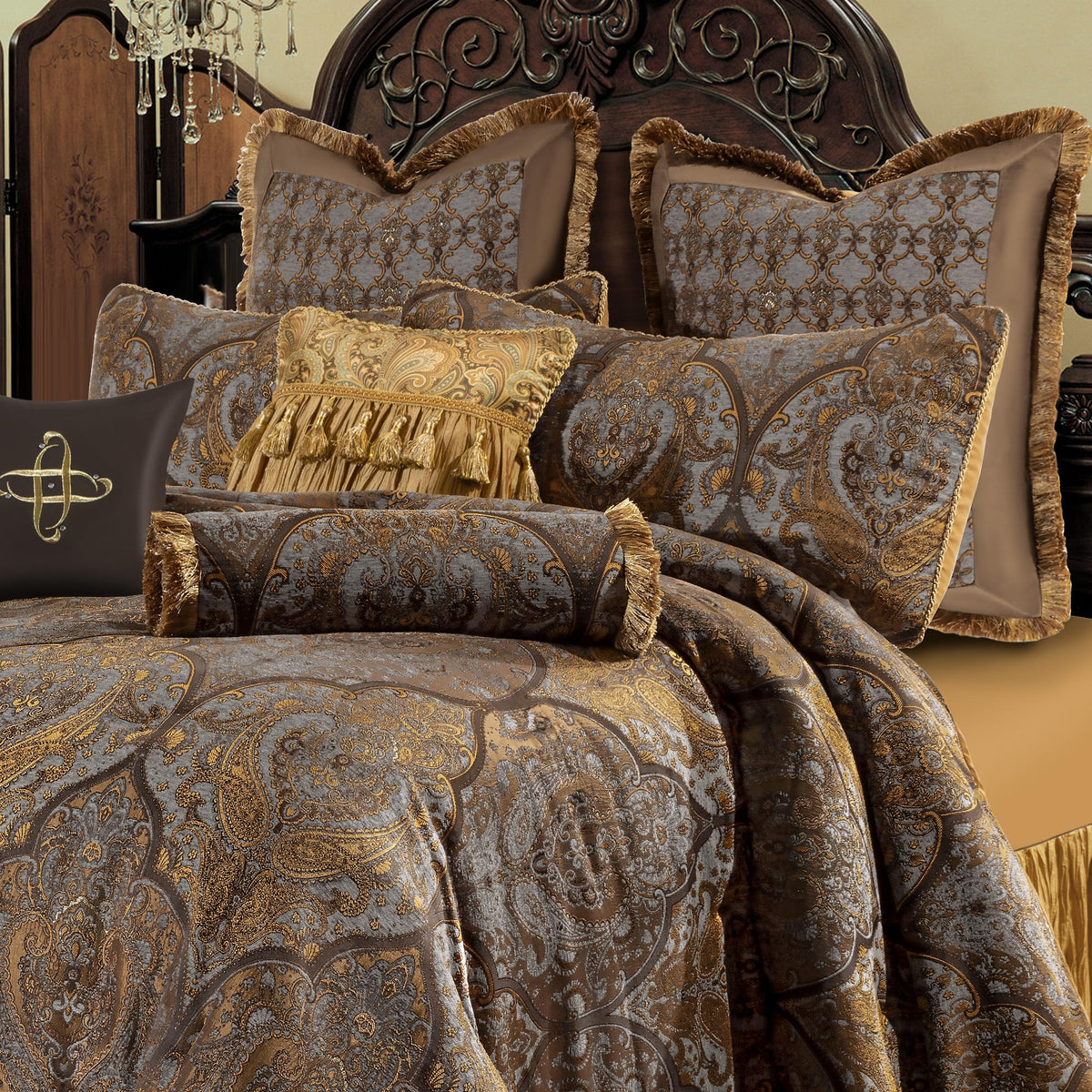 Loom and Mill Luxury Jacquard Comforter Set 9-Piece, Bronze Gold, Queen