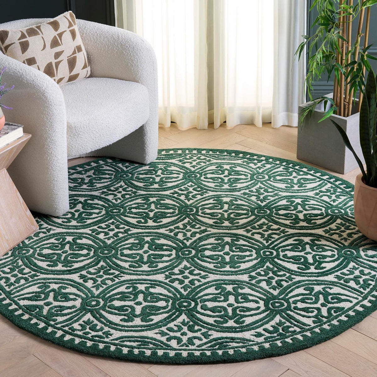 SAFAVIEH Cambridge Wool Area Rug 8'x10', Navy Blue & Ivory CAM123G