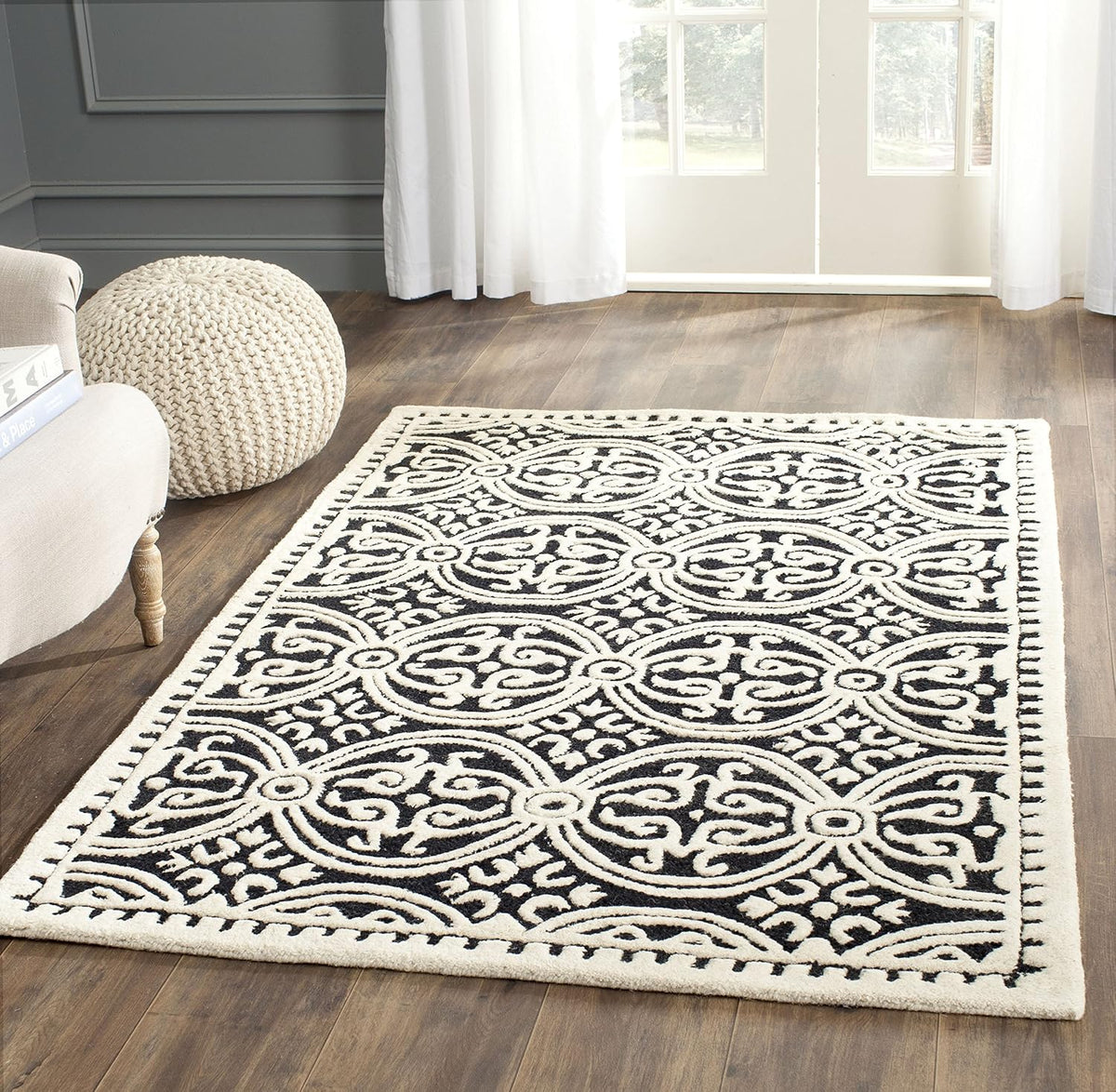 SAFAVIEH Cambridge Wool Area Rug 8'x10', Navy Blue & Ivory CAM123G