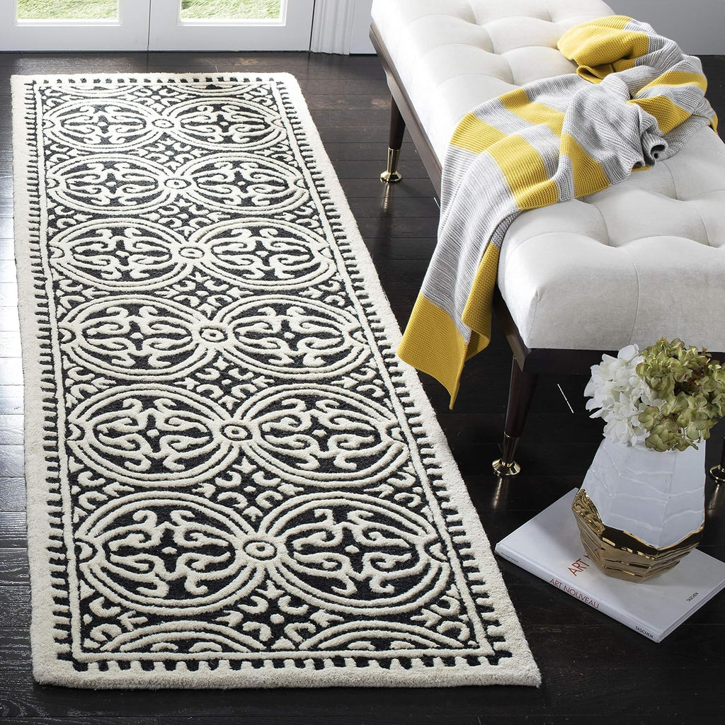 SAFAVIEH Cambridge Wool Area Rug 8'x10', Navy Blue & Ivory CAM123G