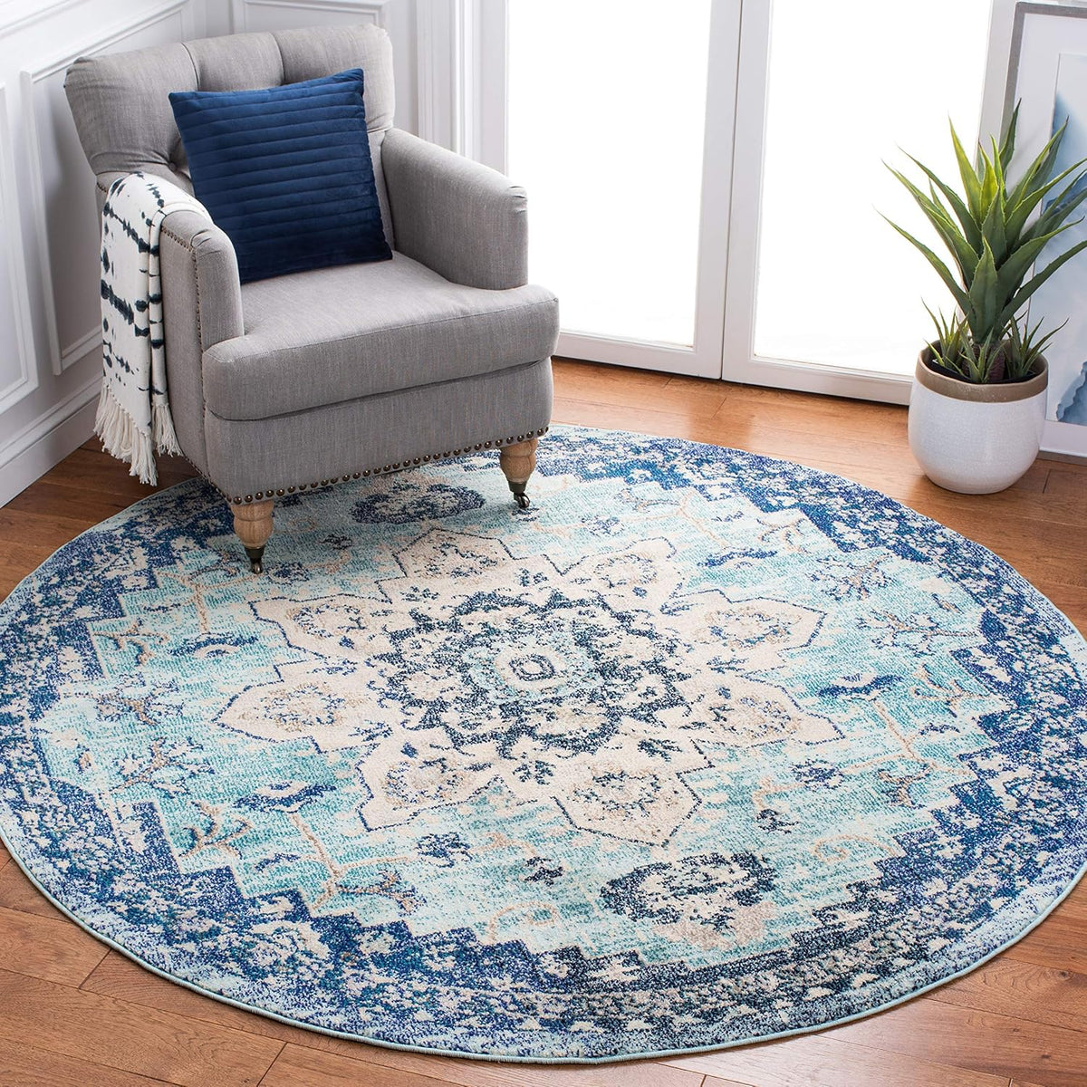 SAFAVIEH Madison Area Rug 8'x10', Traditional Ivory & Light Blue MAD473D