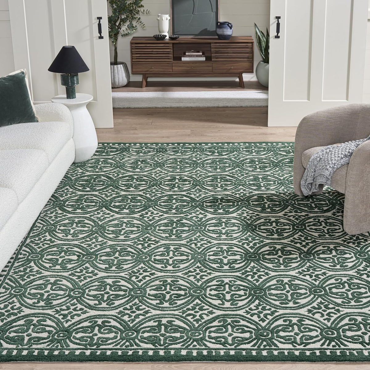 SAFAVIEH Cambridge Wool Area Rug 8'x10', Navy Blue & Ivory CAM123G